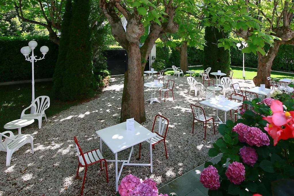 Hotel D'Etigny Bagnères-de-Luchon
